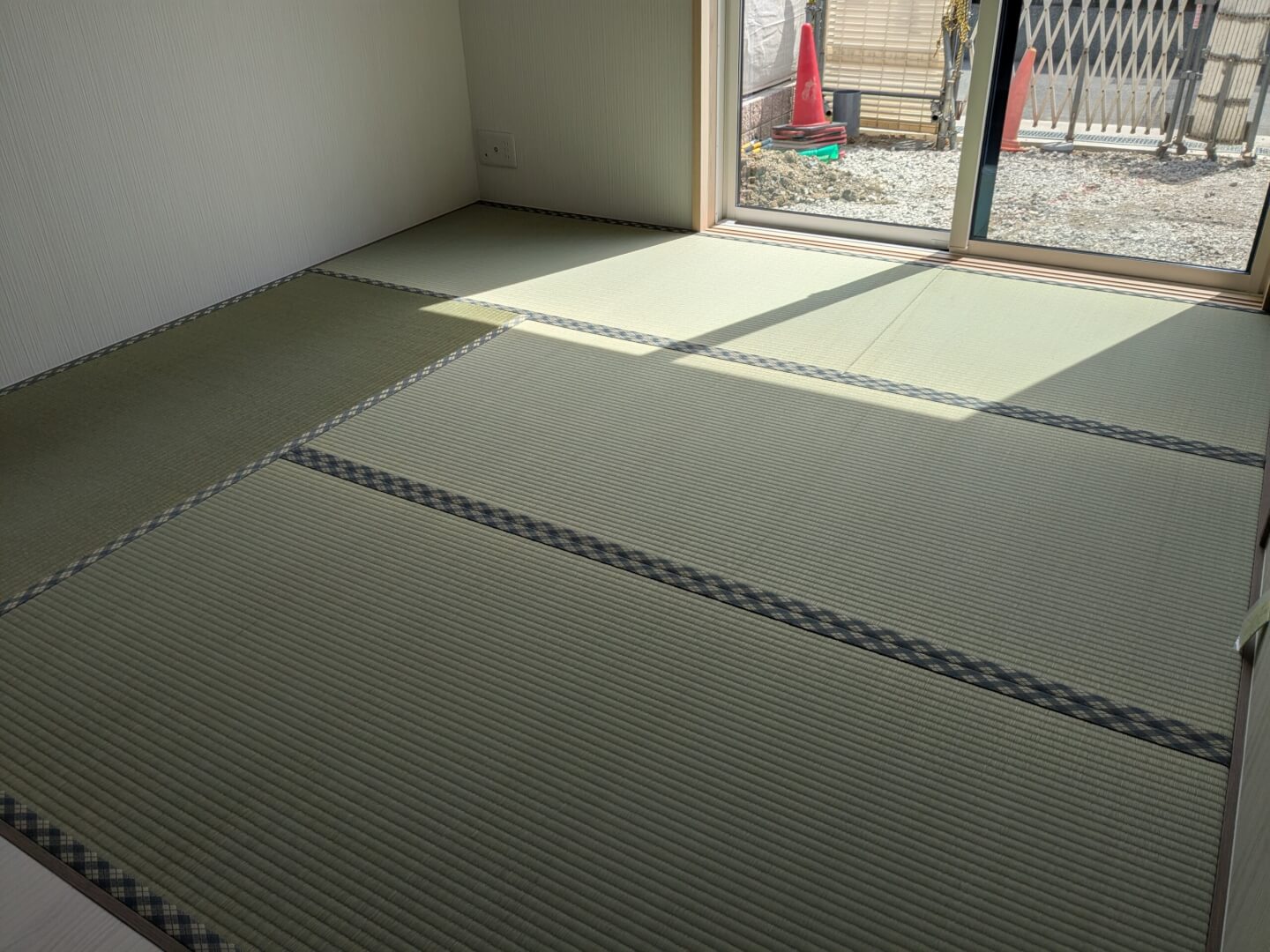 奈良市の新築へ 新畳の納品